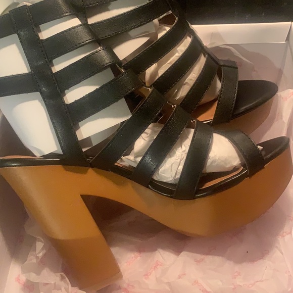 Qupid Black Sandals NWT (last pair available Sz 6.5) - Picture 2 of 10